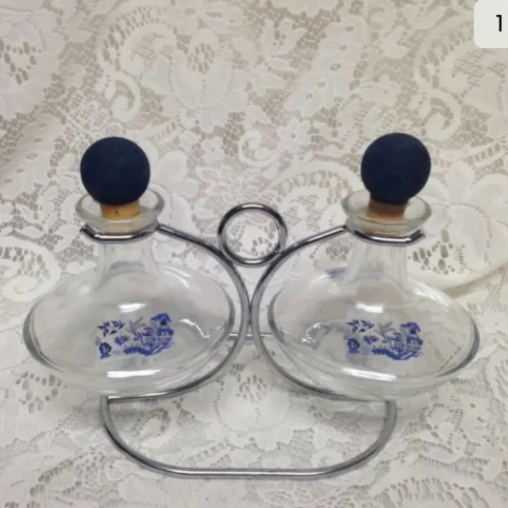 Vintage, 3-pc Blue Willow Oil and Vinegar Cruet Set